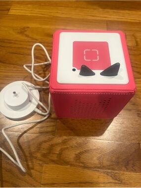 Pink Tonies starter set (READ DESCRIPTION SOLD AS IS )